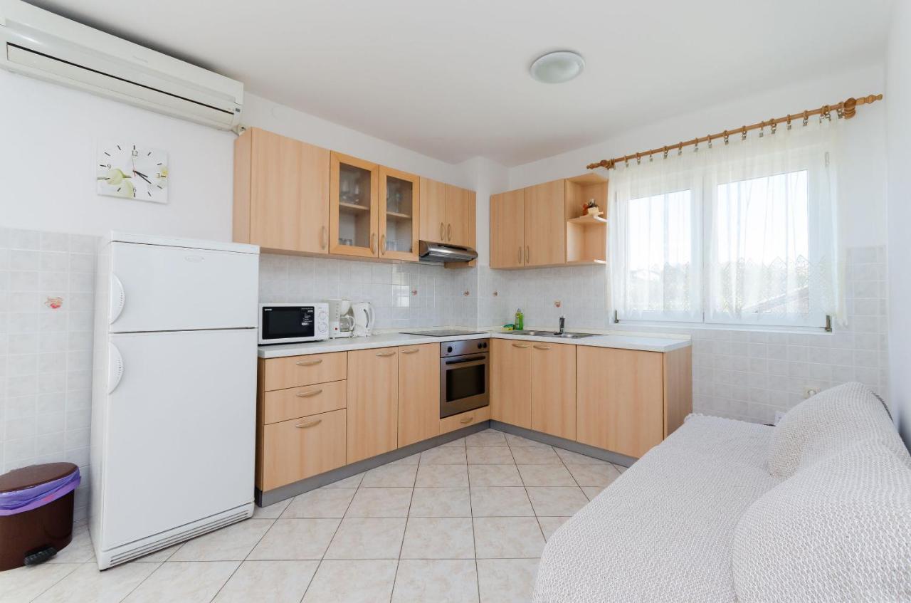 Apartments Marija P Лопар Екстериор снимка