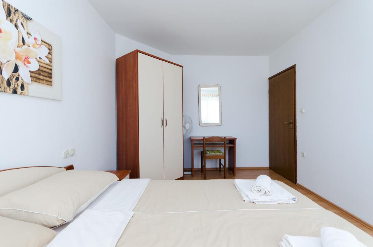 Apartments Marija P Лопар Екстериор снимка