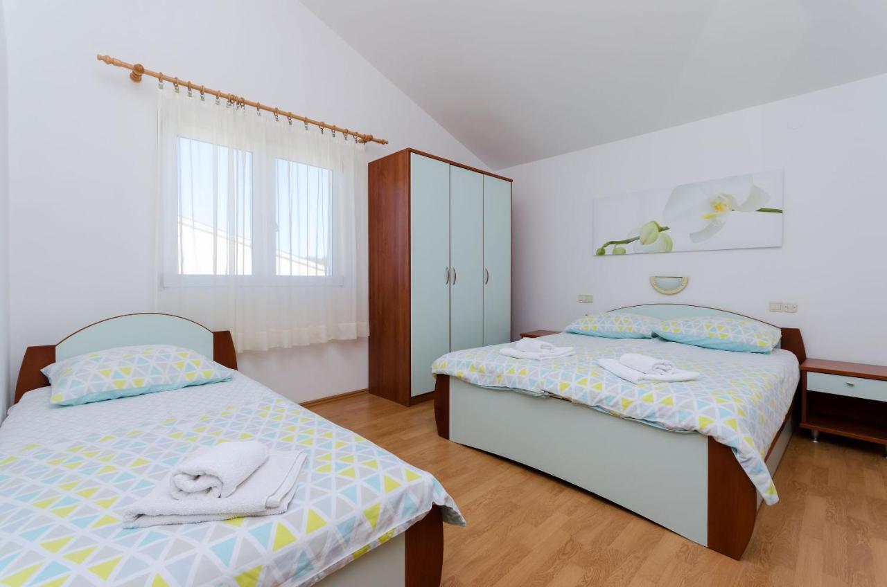 Apartments Marija P Лопар Екстериор снимка