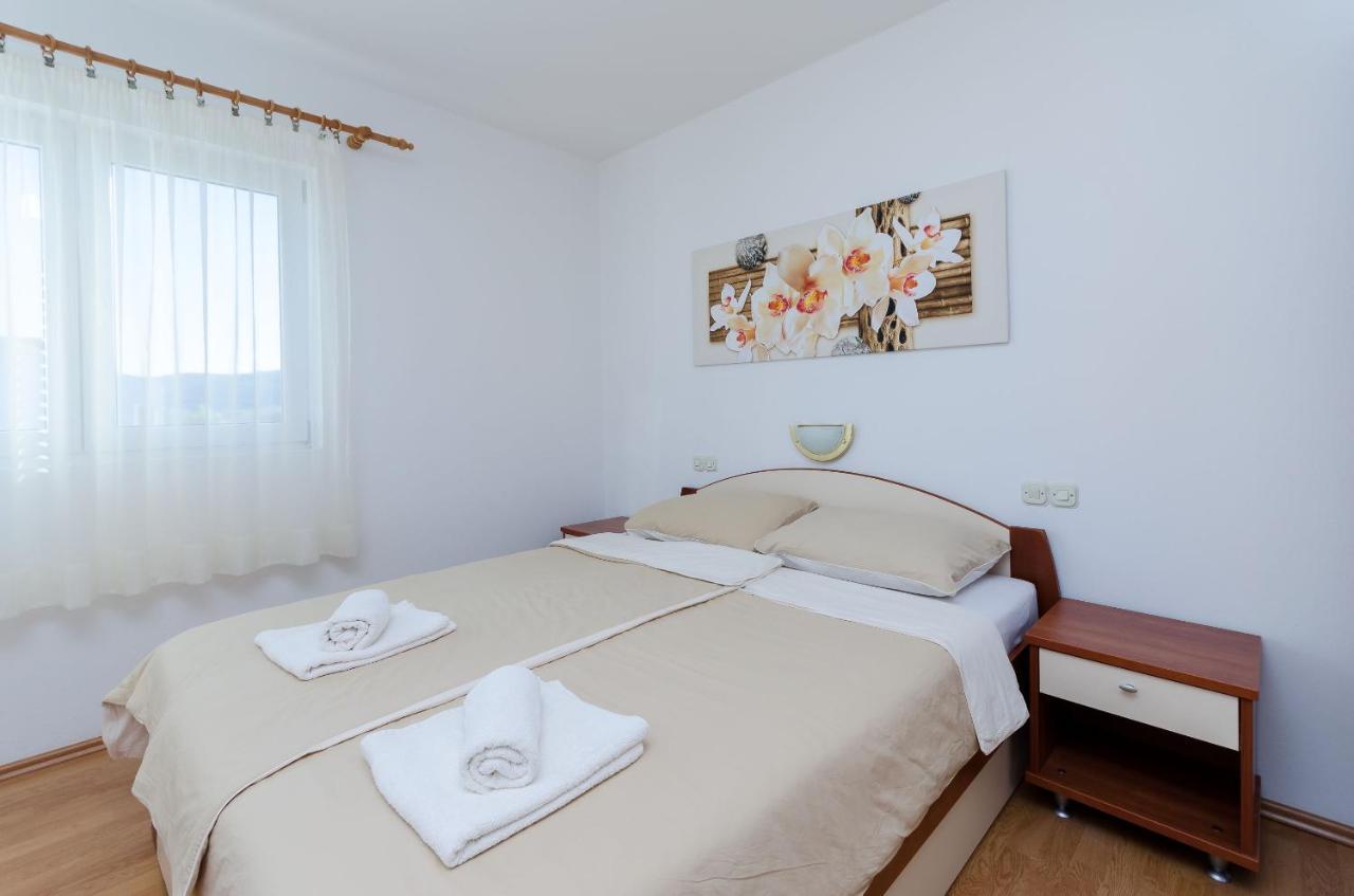 Apartments Marija P Лопар Екстериор снимка
