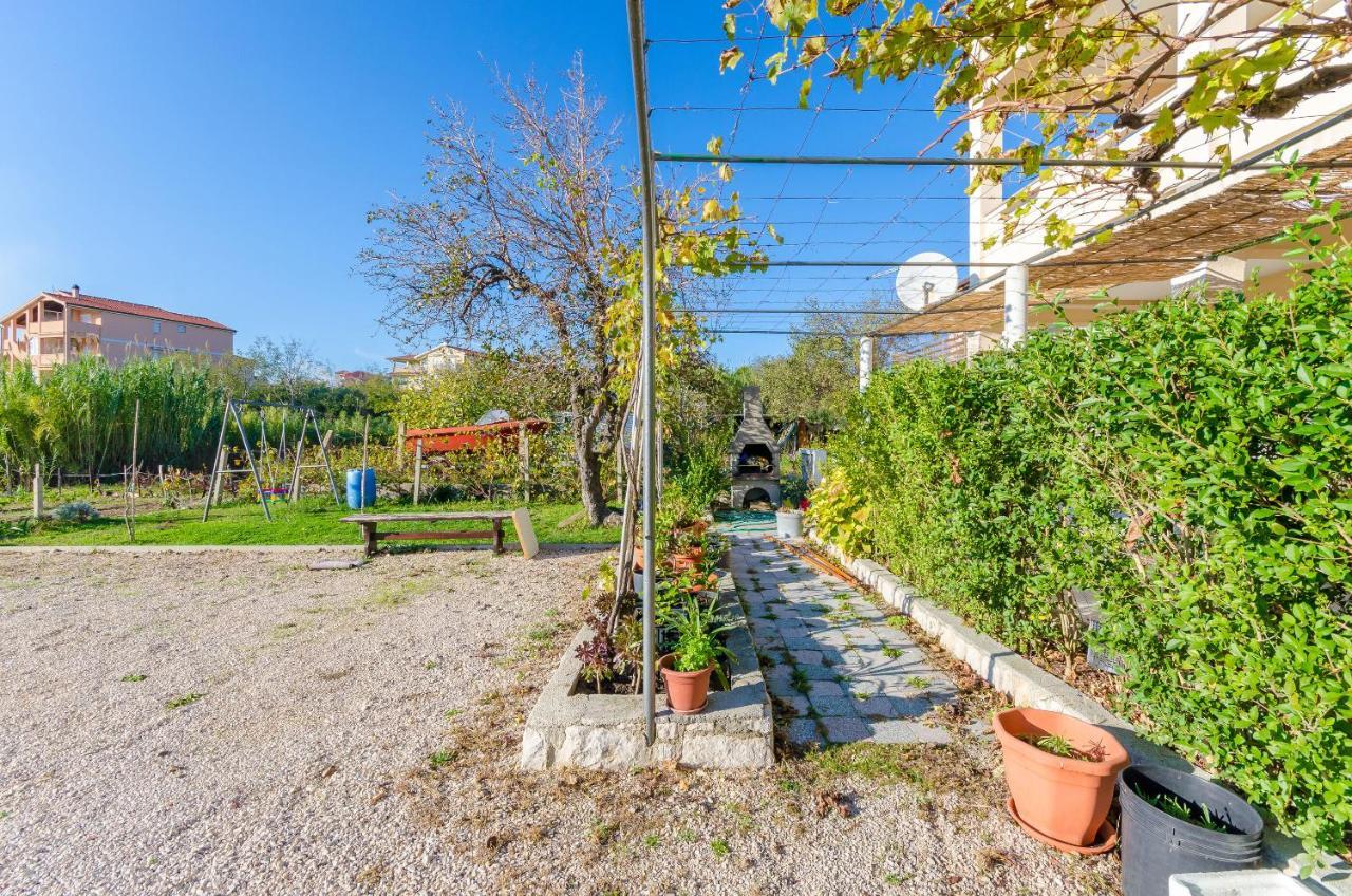 Apartments Marija P Лопар Екстериор снимка