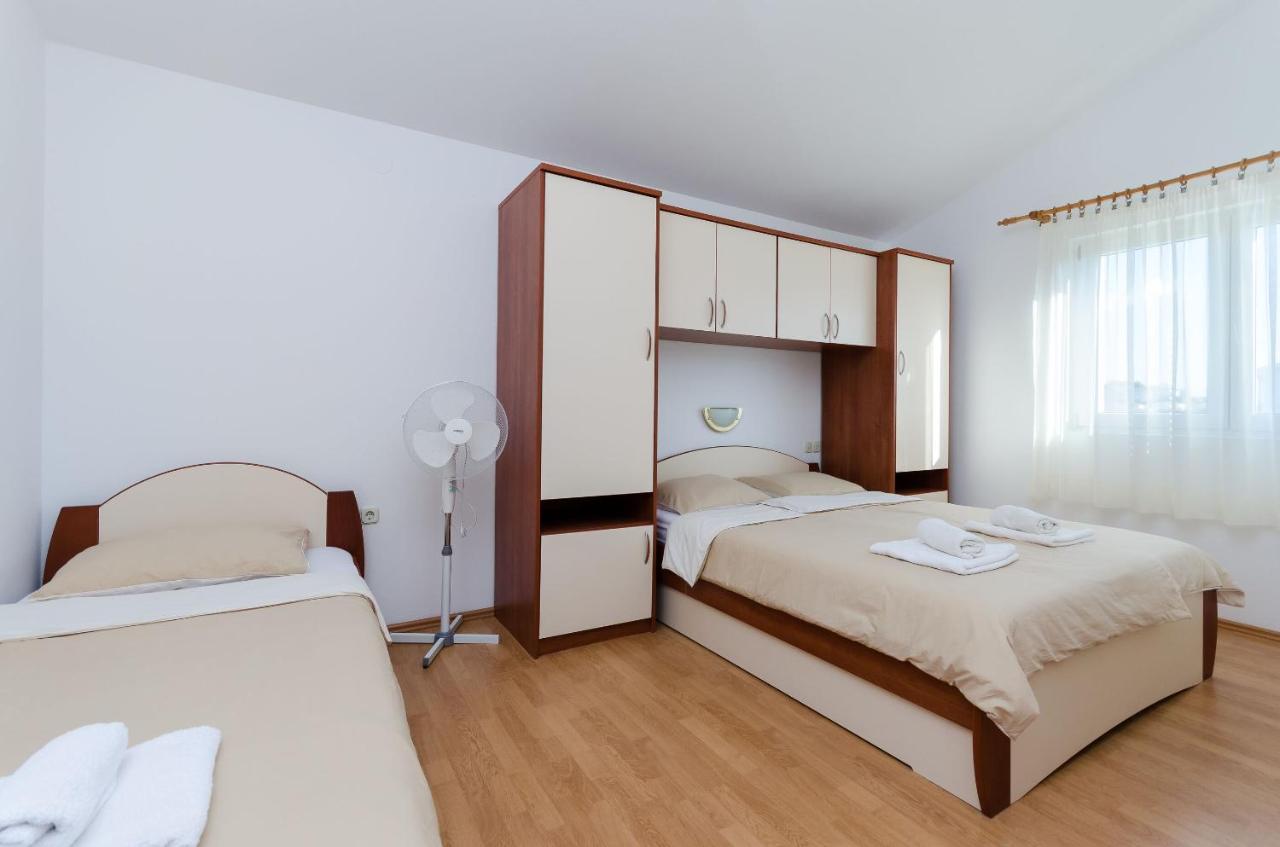Apartments Marija P Лопар Екстериор снимка