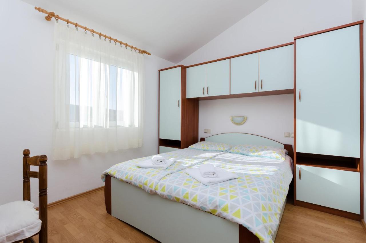 Apartments Marija P Лопар Екстериор снимка