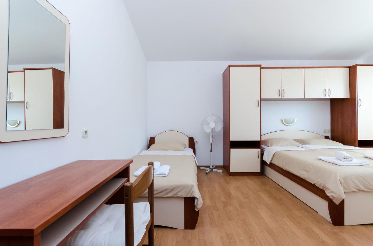 Apartments Marija P Лопар Екстериор снимка