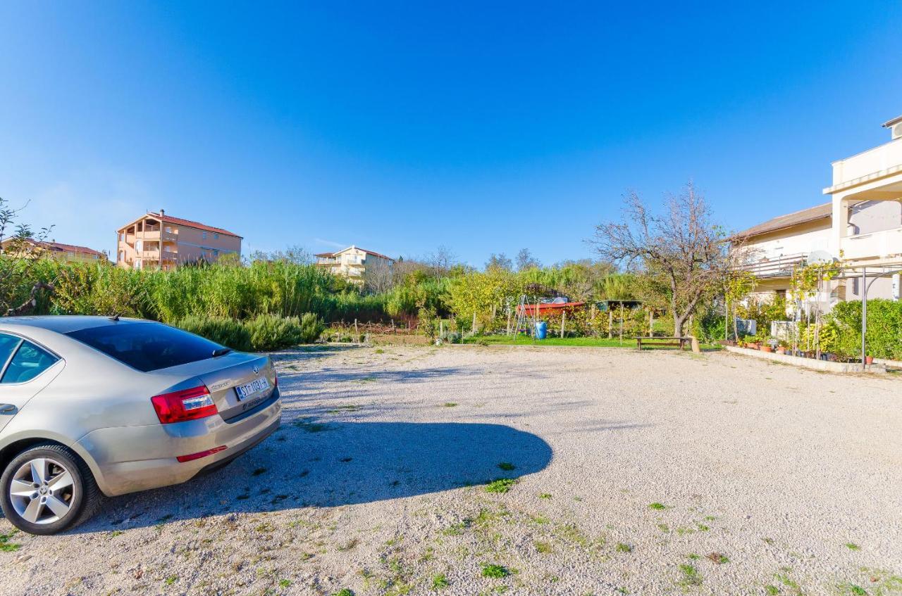 Apartments Marija P Лопар Екстериор снимка
