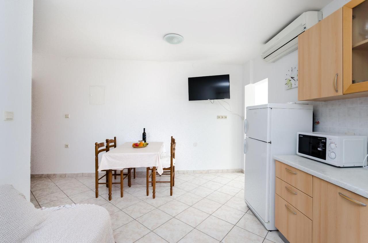 Apartments Marija P Лопар Екстериор снимка