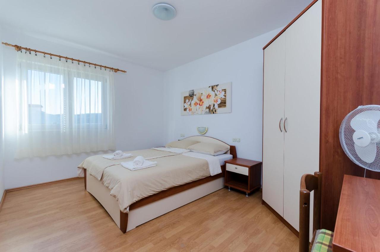 Apartments Marija P Лопар Екстериор снимка